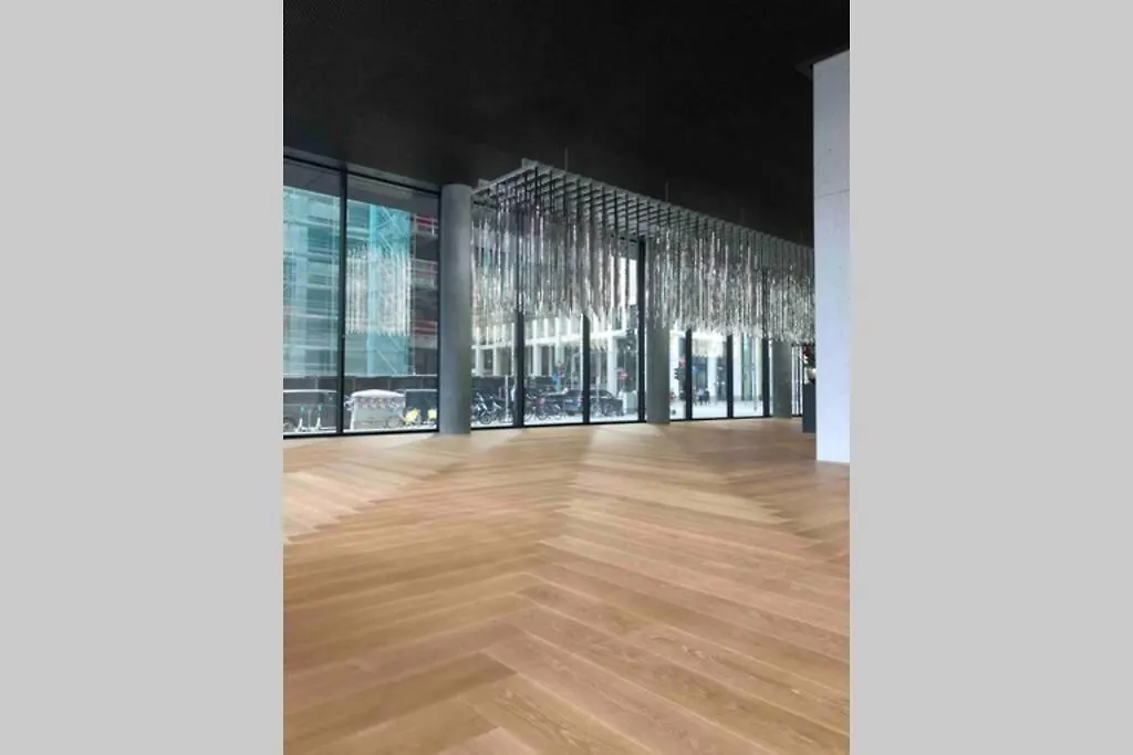 Luxury Skyscraper Apartment With Skyline View Deutschland