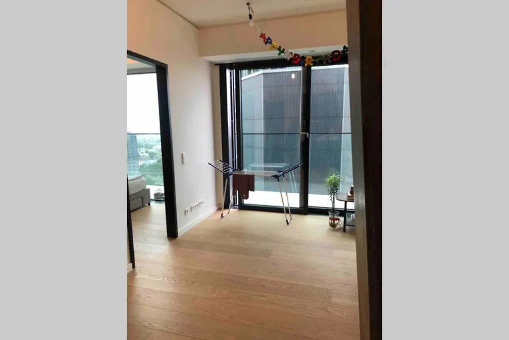 Luxury Skyscraper Apartment With Skyline View 0*, Frankfurt am Main